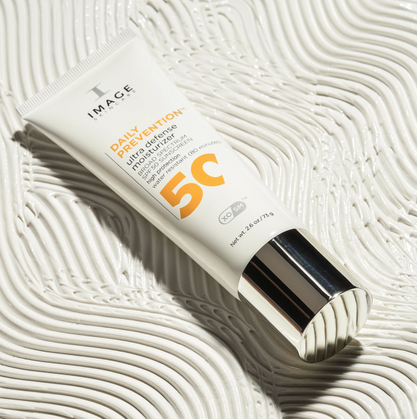 DAILY PREVENTION ultra defense moisturizer SPF 50