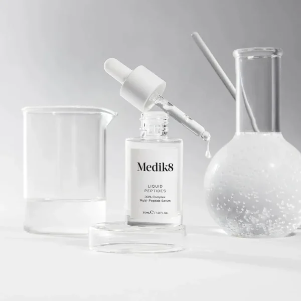Copyof20230922-PDP-LiquidPeptides-BehindTheScience-ROW Medik8 Liquid Peptides serum